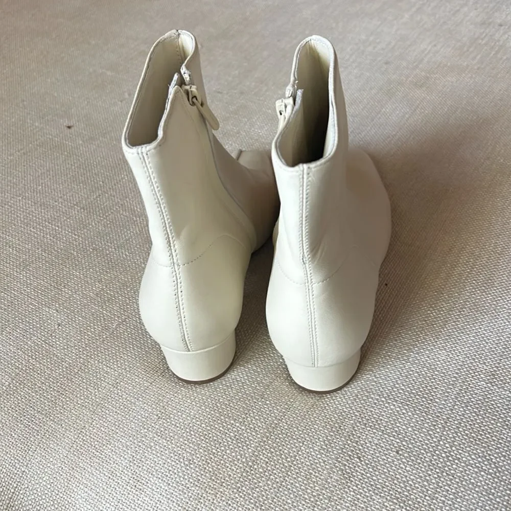 VINCE Ravenna White Leather Bootie Retro Vintage Style New  US 11